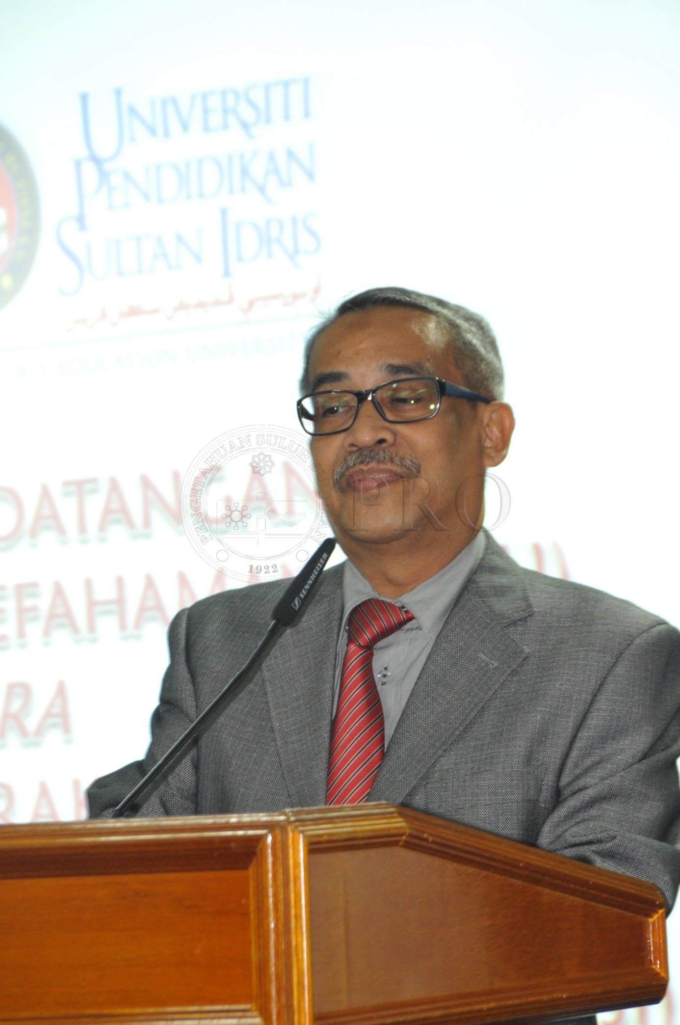 PRO 14 37 MARA PRO 4696